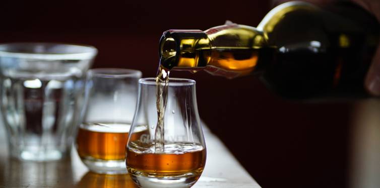 whisky le plus cher du monde servit avec classe