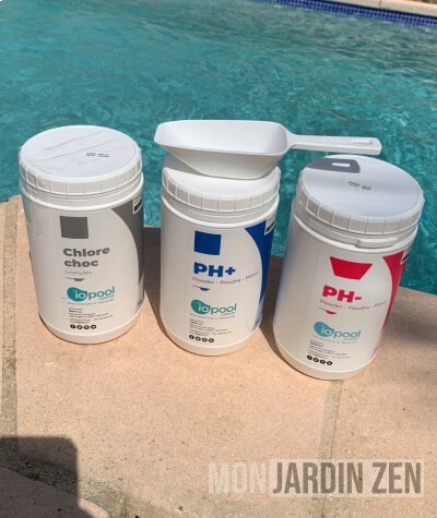 3 bidons de produits d'entretien piscine