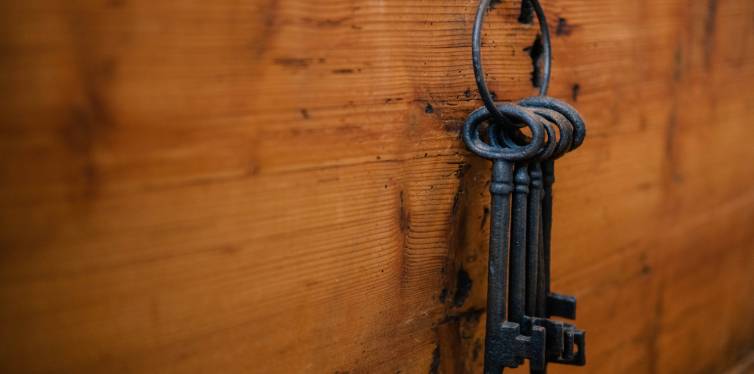 clef suspendus crochet en bois